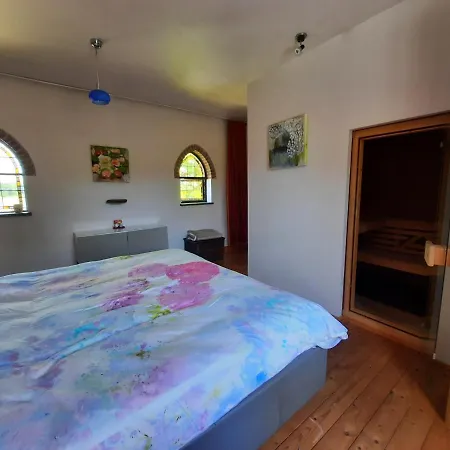 Ruime Woning In Het Voormalig Karmel Klooster Van Egmond *